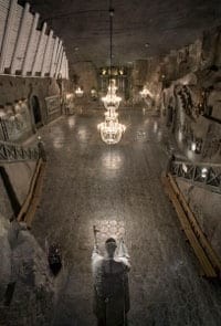 kopalnia-wiedzy-pomnik-jana-pawla-ii-kopalnia-soli-wieliczka-200-295-08-12-2017.jpg