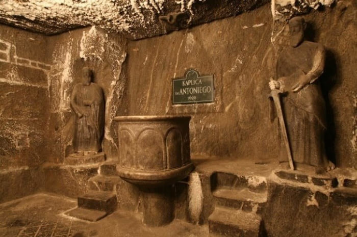 kopalnia-soli-wieliczka-kopalnia-wiedzy-serce-pana-jezusa-700-465-30-08-2020.jpg Podziemne Serce Pana Jezusa